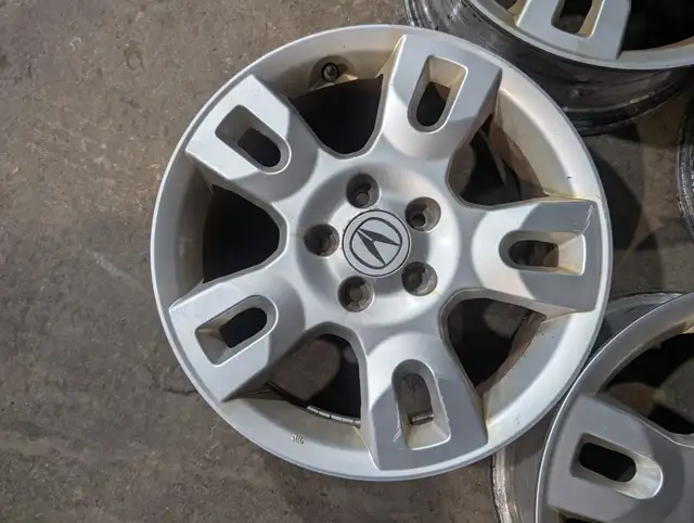 17in 17" - OEM Acura Mdx Alloy Wheels - 5x114.3 in Tires & Rims in Kitchener / Waterloo - Image 7