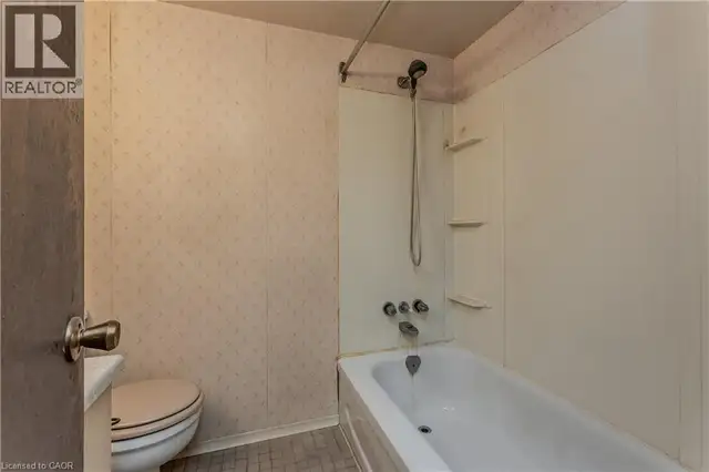 3196 CENTENNIAL Drive Burlington, Ontario in Houses for Sale in Oakville / Halton Region - Image 35