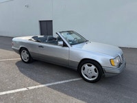 All vehicles come with a full vehicle History Report, ask to see it! 1994 mercedes e 320 convertible... (image 1)