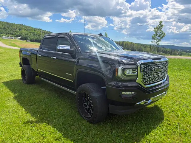 2017 GMC Denali Serria