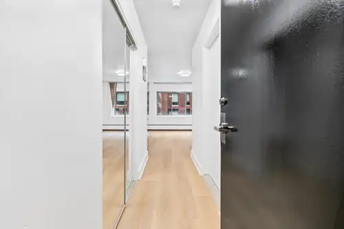 Studio for Rent – 1900 Lincoln Avenue Prime Location – Downtown Montreal Original Price: $1440 Promo...