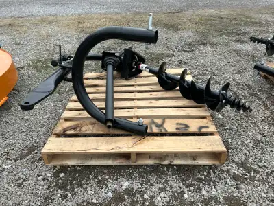 2025 WOODS P35.31 POST HOLE DIGGER WITH AUGER STOCK# A112195 12 INCH DIAMETER X 48 INCH LONG AUGER B...