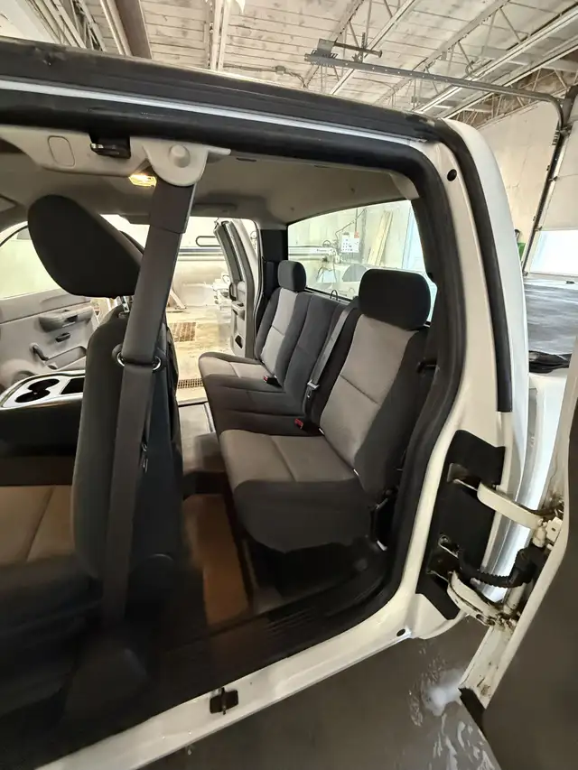 2008 GMC Sierra 1500 - 4WD - ONLY 78000kms!!! in Cars & Trucks in St. Catharines - Image 11