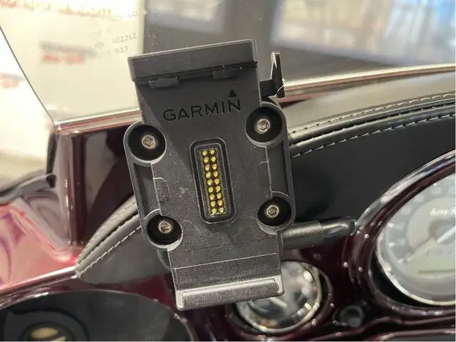 2013 Harley-Davidson CVO Electra Glide Ultra LIKE NEW/HEATED SEA in Sport Touring in North Bay - Image 22