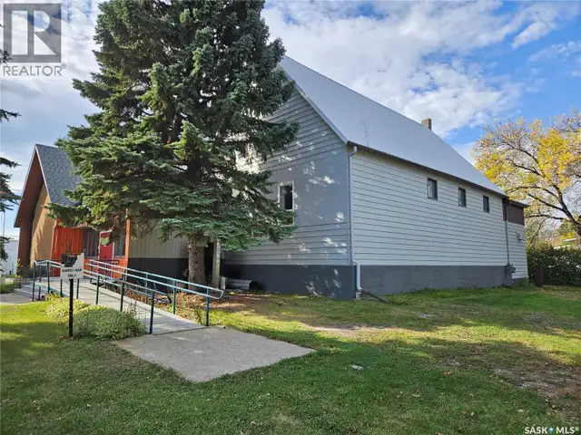 19 Broadway STREET Redvers, Saskatchewan in Commercial & Office Space for Sale in Regina - Image 4