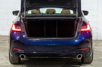 *English below* *Français:* Cette BMW 330i xDrive 2023 affichant 36 910 km, provenant d'un seul prop... (image 6)