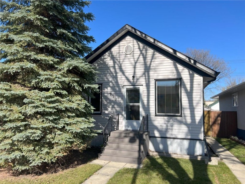 223 Victoria Avenue W Winnipeg, Manitoba Houses for Sale Winnipeg