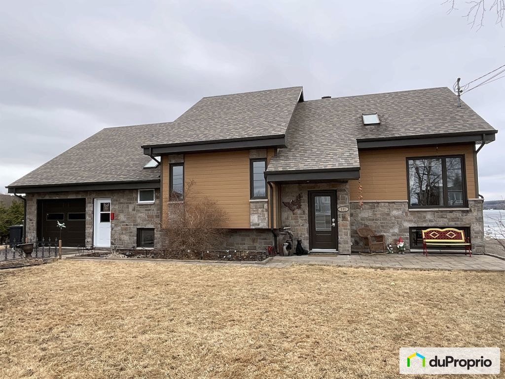 $480,200 - Bungalow for sale in Lac-Bouchette — photo 1