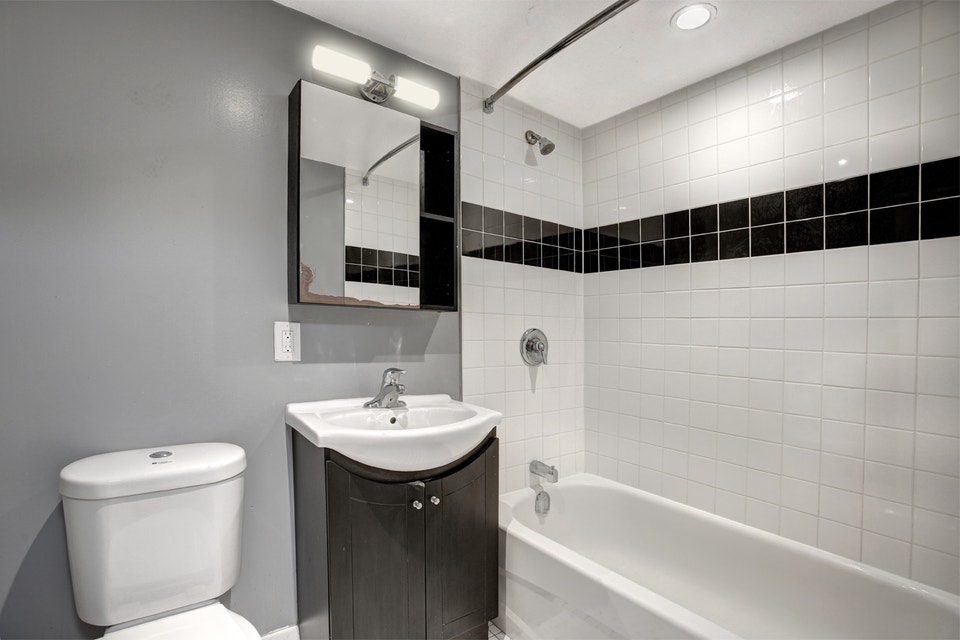 Parkdale Studio (Bachelor) Apartment for Rent - 140, 146 Jameson 5