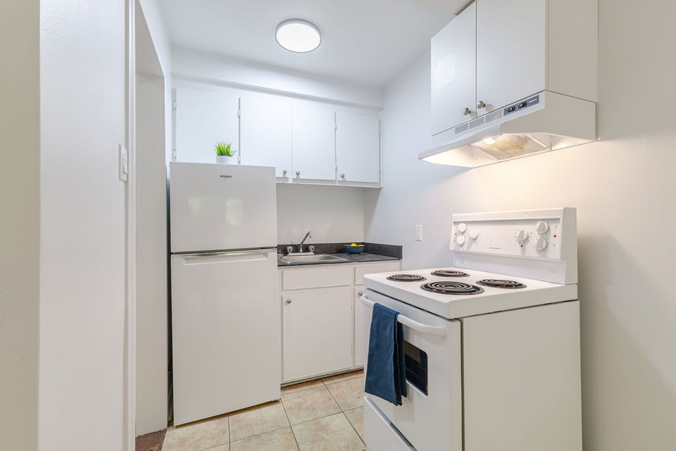 4343 Av. Jeanne-d'Arc 2