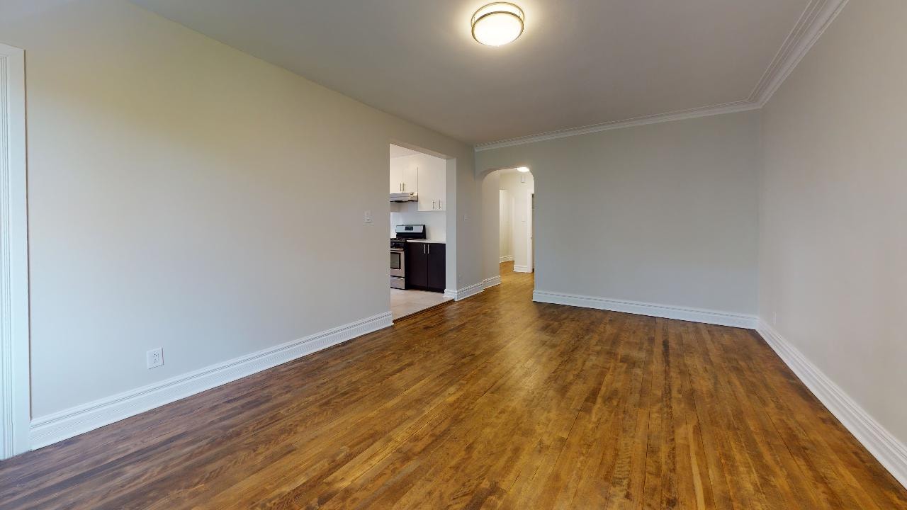 5051 Clanranald Avenue — photo 3