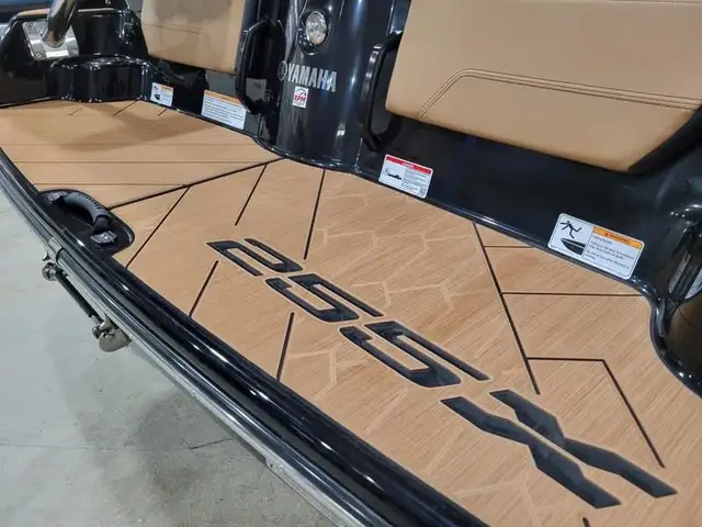 2025 Yamaha Boats 255XD in Powerboats & Motorboats in Saskatoon - Image 20