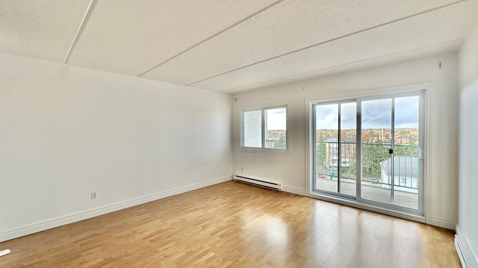 3400 Louis-Pasteur — photo 1