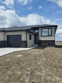 81 River Ridge Drive Lorette, Manitoba