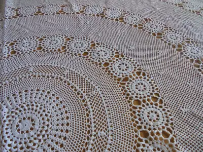 CROCHET  ROUND  TABLE   CLOTH (h), View more