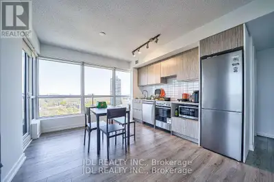 Amazing Corner Two Bedroom One Washroom Unit At Luxury Condo The Rosedale On Bloor. North West Facin...