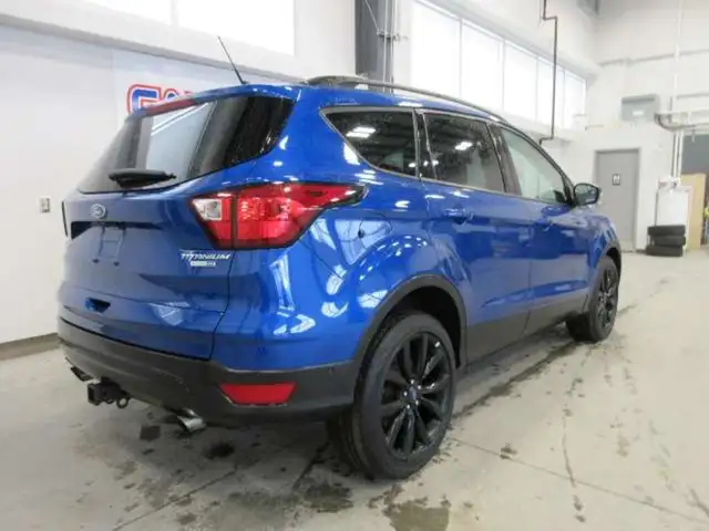2017 Ford Escape TITANIUM, NAV, ROOF, LOADED, JUST 77K! in Cars & Trucks in Ottawa - Image 8