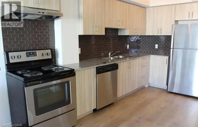 275 LARCH Street Unit# G403 Waterloo, Ontario in Long Term Rentals in Kitchener / Waterloo - Image 3