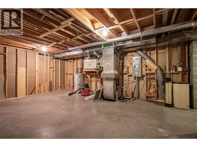 2263 Carmi Road Penticton, British Columbia in Houses for Sale in Penticton - Image 37