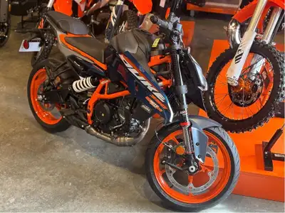 KTM DUKE 390 ABS 2024 Financement et reprise d’échange possible ($) Transport manufacturier, prépara...