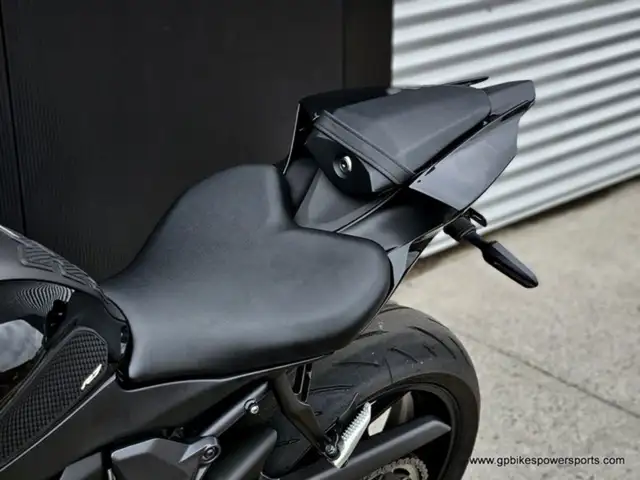 2024 Yamaha YZF-R1 R7 in Sport Bikes in Oshawa / Durham Region - Image 17