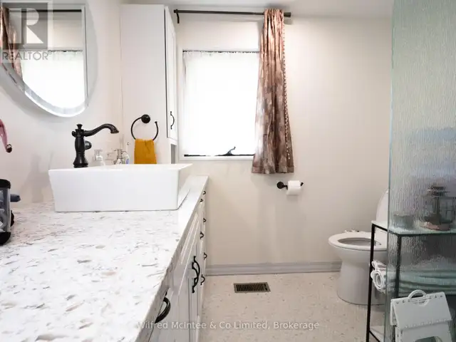 294 2ND STREET Hanover, Ontario in Houses for Sale in Owen Sound - Image 28