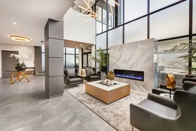 Studio Premium - 9624 105 St. NW *Renovated Suite*