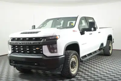 Apple CarPlay, Android Auto, Rear View Camera, Touch Screen, Teen Driver Technology, Locking Tailgat...