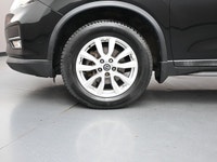 Reliable 2.5L 4-cylinder engine with Xtronic CVTÂ® delivers smooth, efficient performance. The SV tr... (image 3)