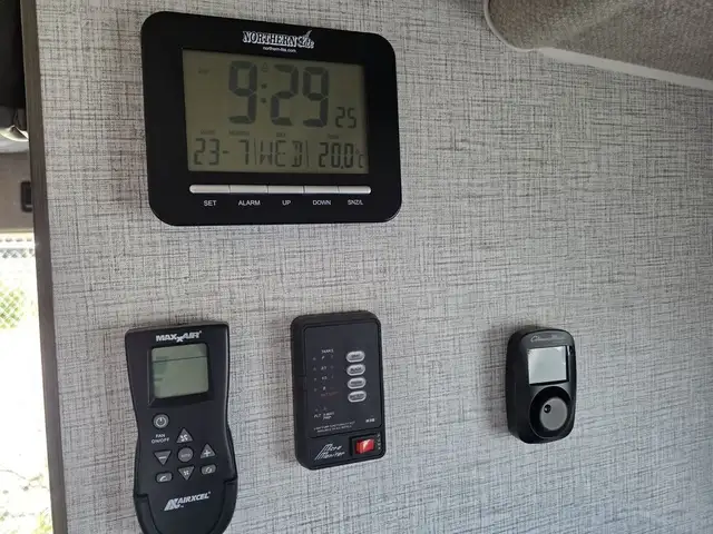 2026 Northern Lite Limited Edition 9-6LEWB Face-to-Face Dinette in Travel Trailers & Campers in Penticton - Image 12