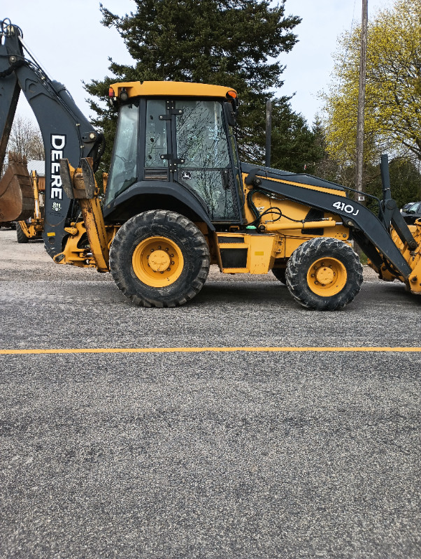 2010 John Deere 410J Loader Backhoe in Heavy Equipment in Hamilton