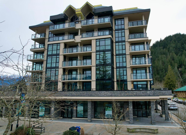 411 120 ESPLANADE AVENUE Harrison Hot Springs, British Columbia in Condos for Sale in Chilliwack