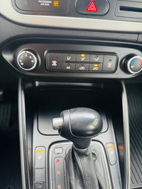 2014 Kia Rondo FX Year: 2014 Make: Kia Model: Rondo Mileage:170,790 Km Transmission: Automatic Cylin... (image 9)