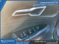 Meet the 2023 Kia Sportage, a smart choice for drivers in Bathurst who want a modern SUV that fits d... (image 9)