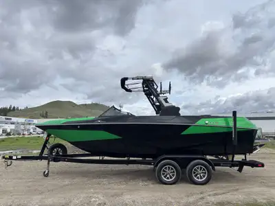Welcome to Wizard Lake Marine Kelowna Inc.! Nicely equipped ATX 22' Raptor 400 & only 196 hours! Dow...