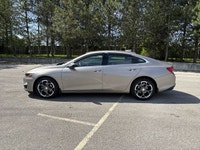 This used 2024 Chevrolet Malibu LT 2wd | Panoramic Sunroof delivers a smooth, modern driving experie... (image 9)