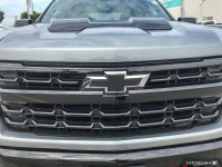 Experience the power and versatility of the 2024 Chevrolet Silverado 1500 LT Trail Boss. This rugged... (image 9)