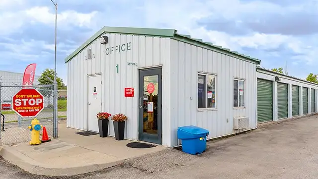 Self Storage & Moving and Packing Supplies62863253132161121