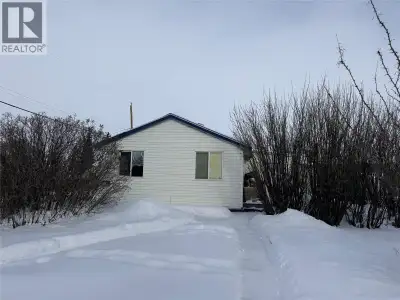 CONTINGENT. Affordable! This 2 bedroom bungalow is a great starter home or rental property. Roomy li...
