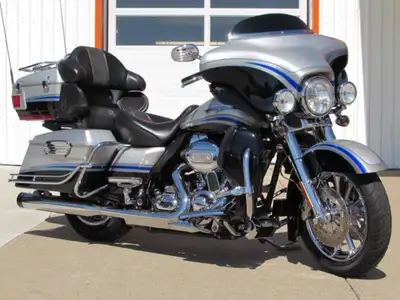 Local 23,700 Miles - Like New Tires - Strong 110 Screamin' Eagle Motor This Gorgeous / locally owned...