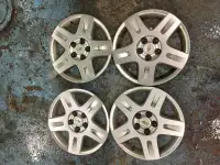 16'' CHEV  OEM WHEEL CAPS X4 GOOD FOR MOST GM CARS