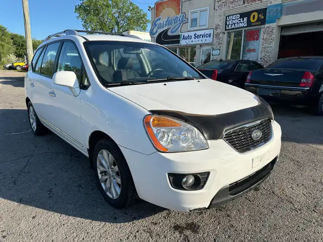 2011 Kia Rondo EX in Cars & Trucks in St. Catharines - Image 4