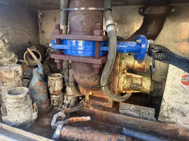 2003 WESTERN STAR 4900 in Heavy Trucks in Saskatoon - Image 26