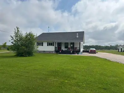 R19//Steep Rock/Welcome to Beautiful Steep Rock Manitoba. Enjoy the Lake Life with this meticulously...