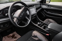 This Jeep Grand Cherokee has a dependable Intercooled Turbo Regular Unleaded I-4 2.0 L/122 engine po... (image 8)