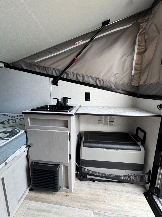 2023 Clipper Express 9.0TD - Adventure Camper in Travel Trailers & Campers in Bedford - Image 7
