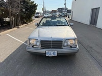 All vehicles come with a full vehicle History Report, ask to see it! 1994 mercedes e 320 convertible... (image 8)