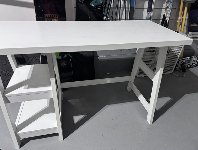 White computer desk in Desks in Calgary - Image 3