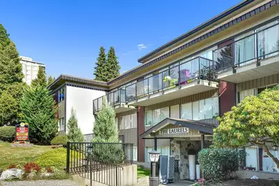 The Laurels Apartments - 1 Bedroom available at 910 St. Andrews