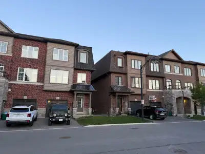 Beautiful 3 bedroom, 3.5 bathroom townhouse for rent. Spacious 1,930 Square Feet .Located at Ontario...